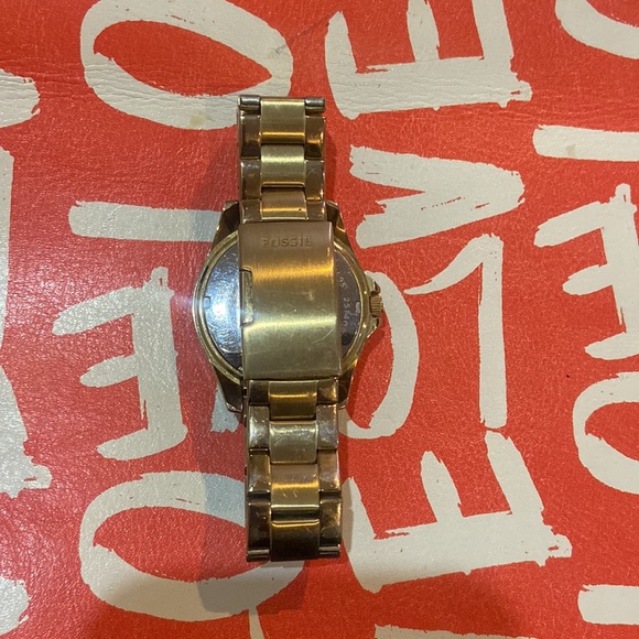 Gold Fossil Watch *needs battery* - Picture 2 of 4